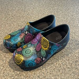 Crocs lock paisley shoes